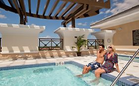 Plaza Suites On International Drive Near Universal Epic